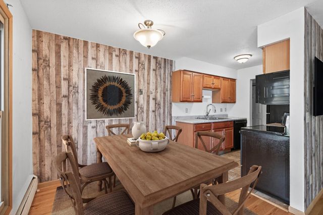 920 9th Avenue S 5, Hopkins, MN 55343