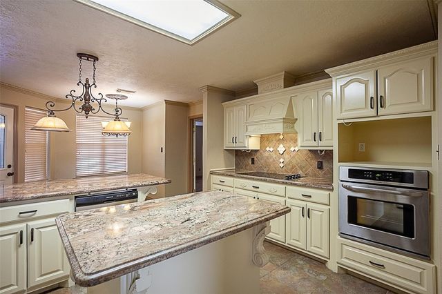 7908 Tom Drive, Port Arthur, TX 77642