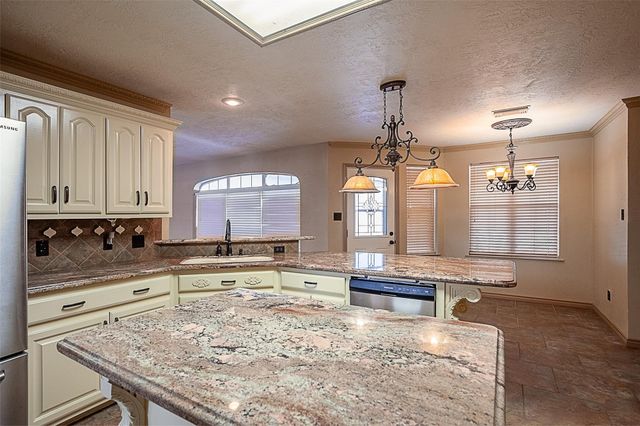 7908 Tom Drive, Port Arthur, TX 77642