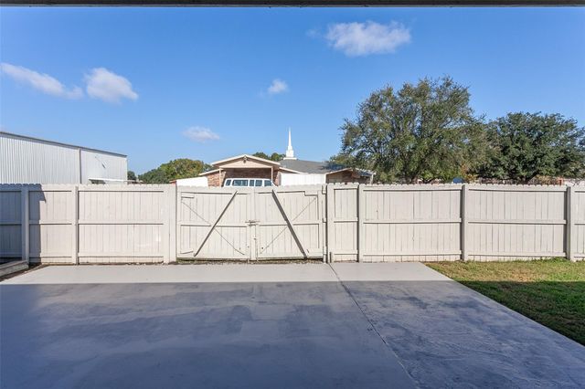 7908 Tom Drive, Port Arthur, TX 77642