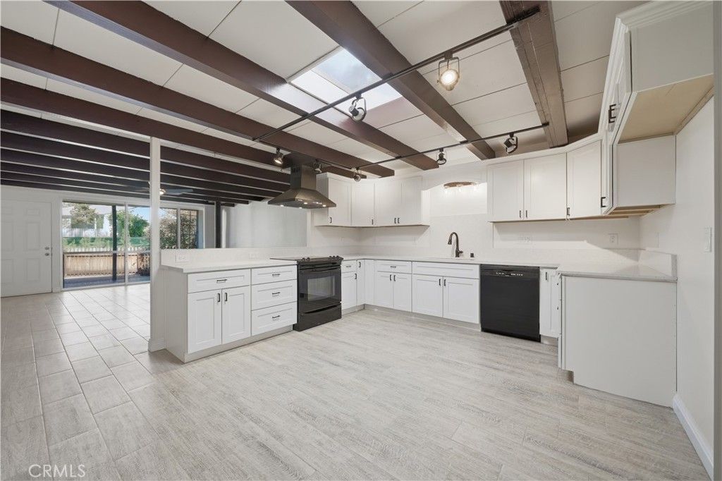 Image 6 of property listing at 600 Gibbel, Hemet, CA 92543