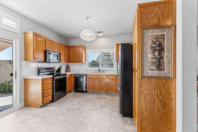 3300 Spring Garden Dr, Turlock, CA 95382