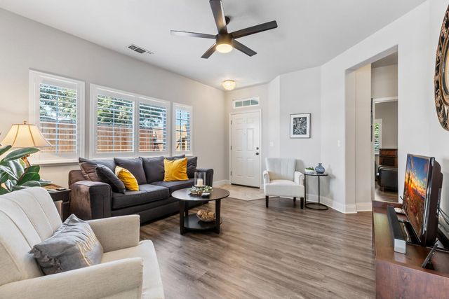 3300 Spring Garden Dr, Turlock, CA 95382