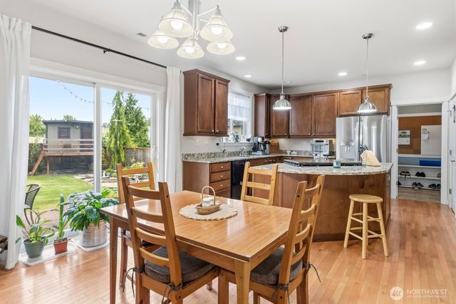 1822 Miller Dr, Dupont, WA 98327