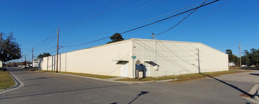 302 N Wall St., Tabor City, SC 28463 — exterior