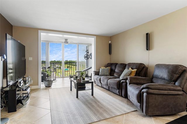 4550 NW 18th Avenue 505, Deerfield Beach, FL 33064