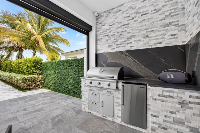 17237 Windy Pointe Lane, Boca Raton, FL 33496