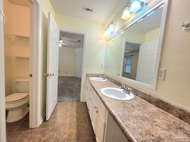 1059 Simpson St, Pensacola, FL 32526