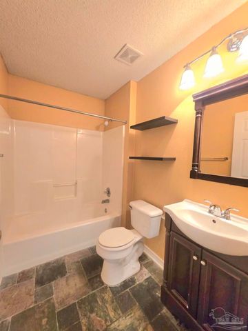 1059 Simpson St, Pensacola, FL 32526
