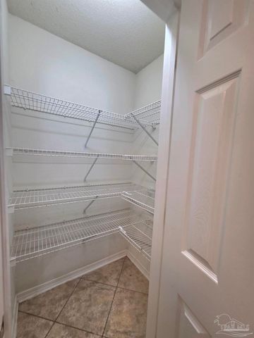 1059 Simpson St, Pensacola, FL 32526