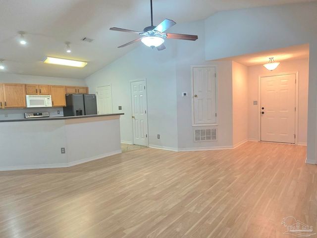 1059 Simpson St, Pensacola, FL 32526
