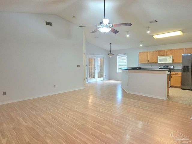 1059 Simpson St, Pensacola, FL 32526