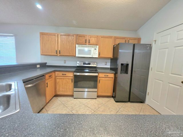 1059 Simpson St, Pensacola, FL 32526