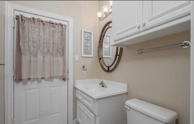 94 E Fairbranch Circle, The Woodlands, TX 77382