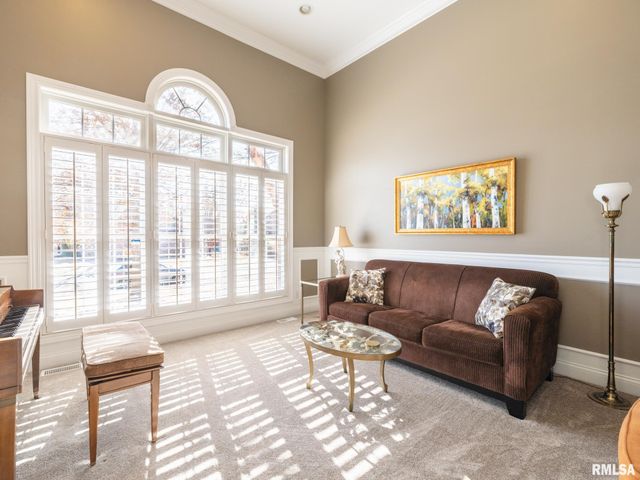 5807 W IVYBRIDGE Place, Peoria, IL 61615