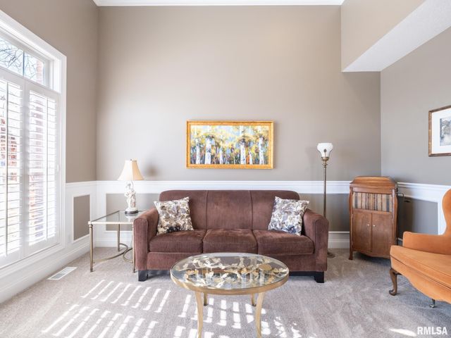 5807 W IVYBRIDGE Place, Peoria, IL 61615