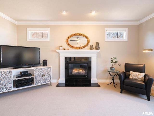 5807 W IVYBRIDGE Place, Peoria, IL 61615