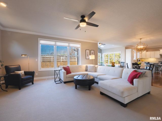 5807 W IVYBRIDGE Place, Peoria, IL 61615