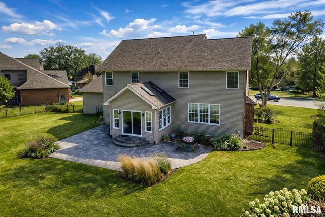 5807 W IVYBRIDGE Place, Peoria, IL 61615