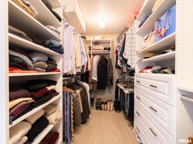 5807 W IVYBRIDGE Place, Peoria, IL 61615