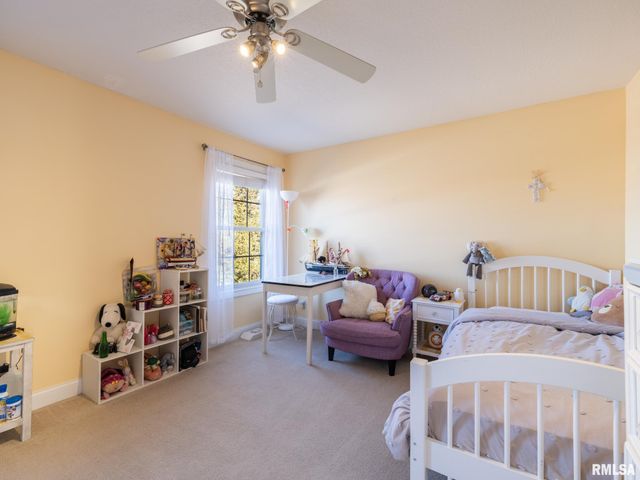 5807 W IVYBRIDGE Place, Peoria, IL 61615