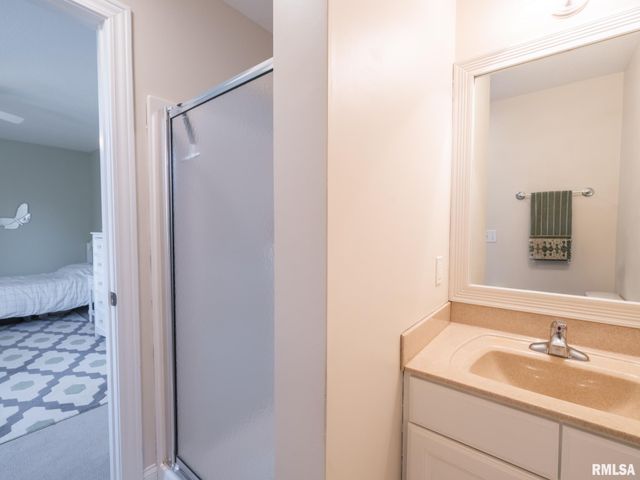 5807 W IVYBRIDGE Place, Peoria, IL 61615