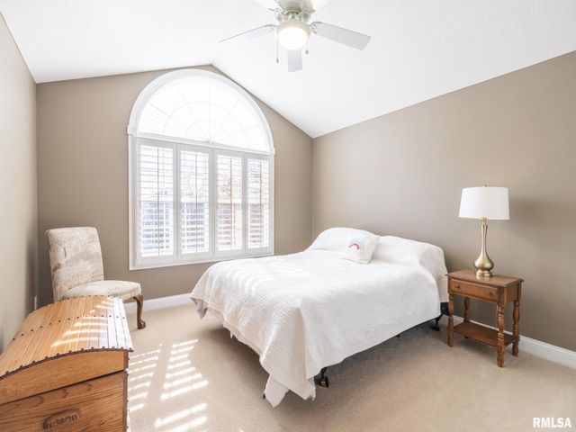 5807 W IVYBRIDGE Place, Peoria, IL 61615