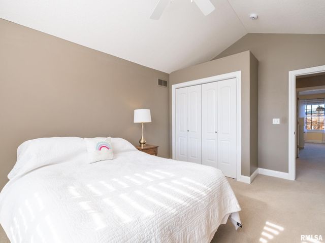 5807 W IVYBRIDGE Place, Peoria, IL 61615