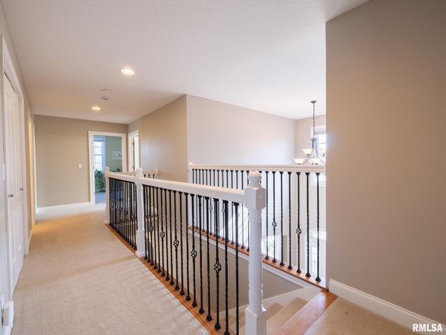 5807 W IVYBRIDGE Place, Peoria, IL 61615