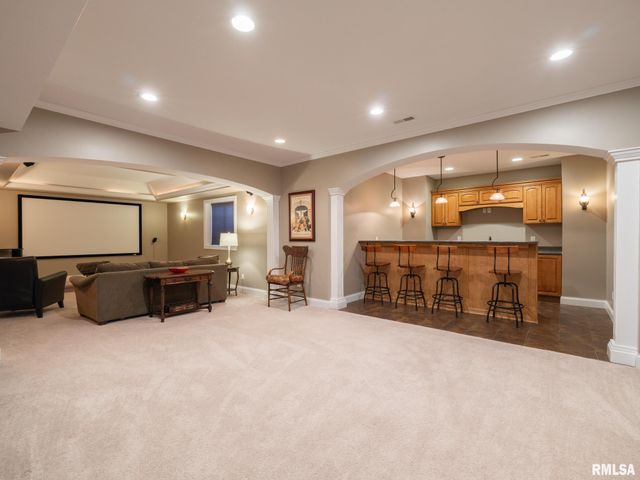 5807 W IVYBRIDGE Place, Peoria, IL 61615