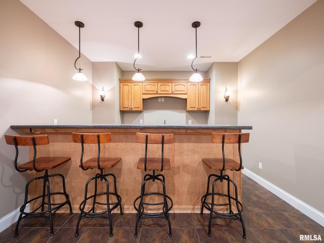 5807 W IVYBRIDGE Place, Peoria, IL 61615