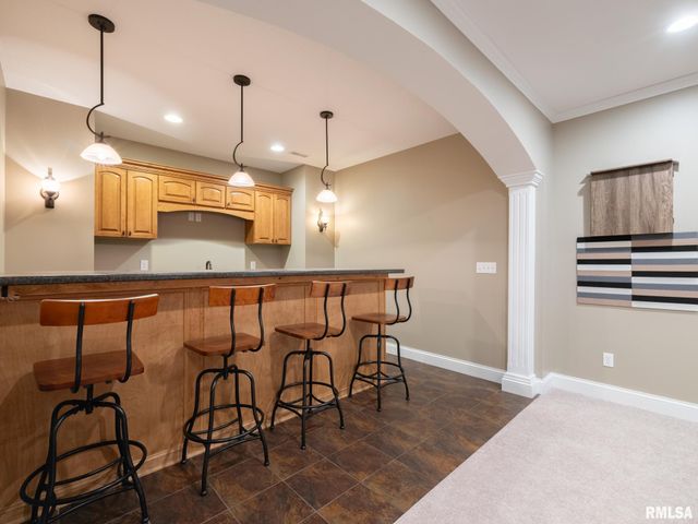 5807 W IVYBRIDGE Place, Peoria, IL 61615