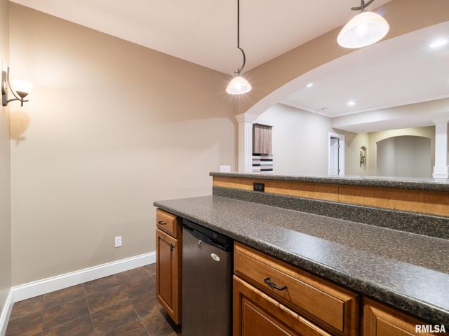 5807 W IVYBRIDGE Place, Peoria, IL 61615