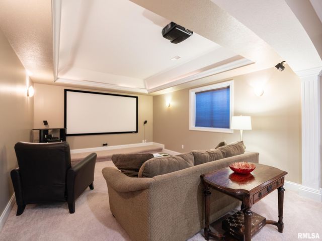 5807 W IVYBRIDGE Place, Peoria, IL 61615