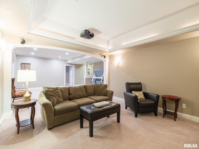 5807 W IVYBRIDGE Place, Peoria, IL 61615