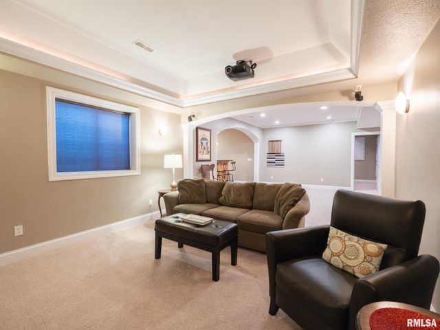 5807 W IVYBRIDGE Place, Peoria, IL 61615