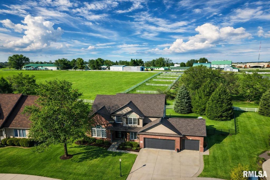 5807 W IVYBRIDGE Place, Peoria, IL 61615