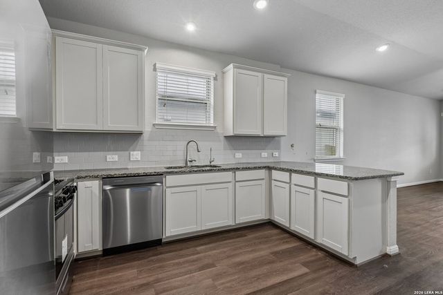 4902 Drovers Path, St Hedwig, TX 78152