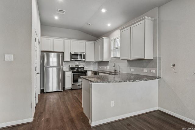 4902 Drovers Path, St Hedwig, TX 78152