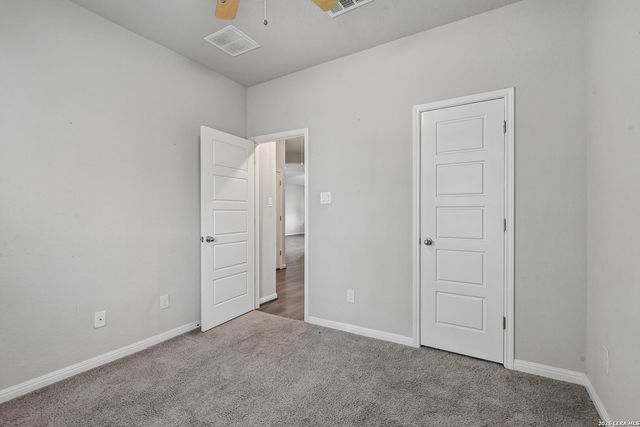 4902 Drovers Path, St Hedwig, TX 78152