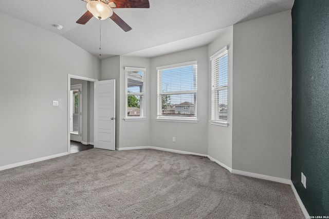 4902 Drovers Path, St Hedwig, TX 78152