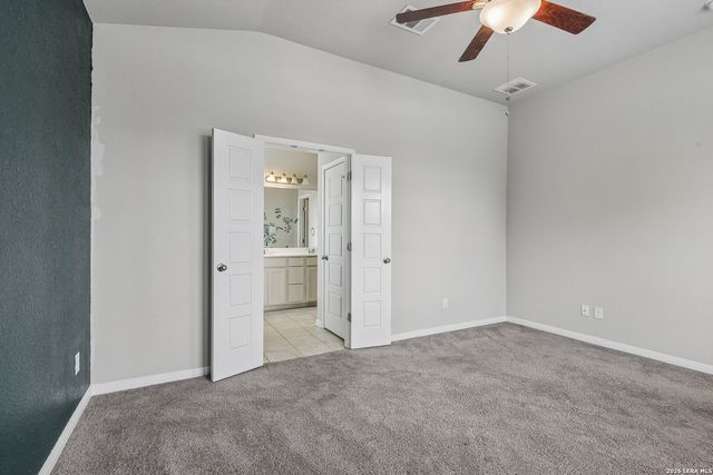 4902 Drovers Path, St Hedwig, TX 78152