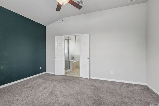 4902 Drovers Path, St Hedwig, TX 78152