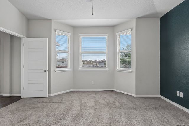 4902 Drovers Path, St Hedwig, TX 78152