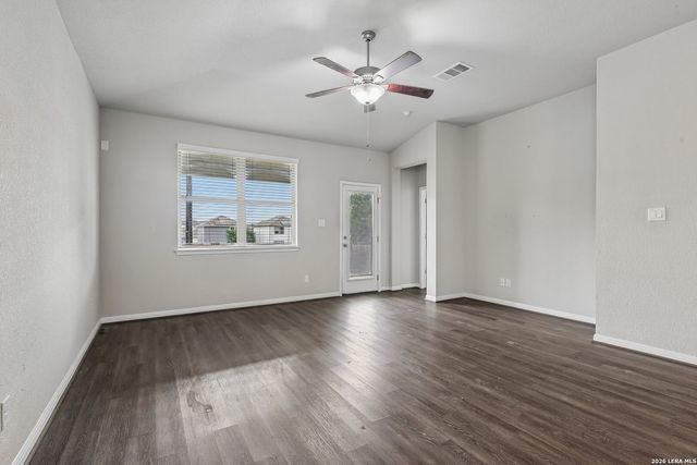 4902 Drovers Path, St Hedwig, TX 78152
