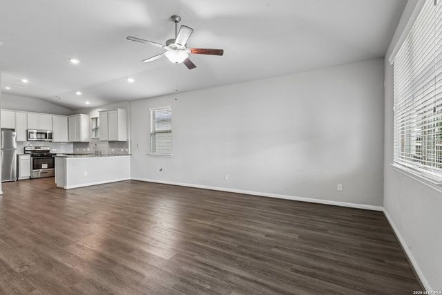 4902 Drovers Path, St Hedwig, TX 78152
