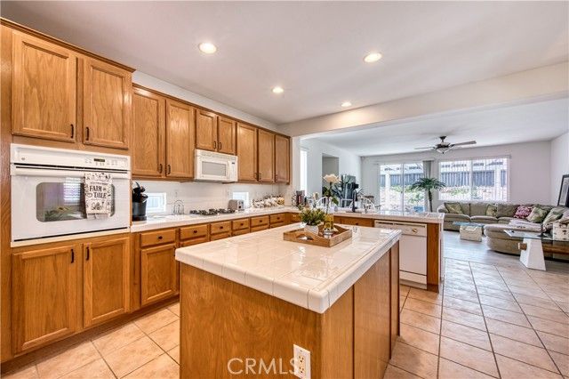 7085 Dove Valley, Eastvale, CA 92880