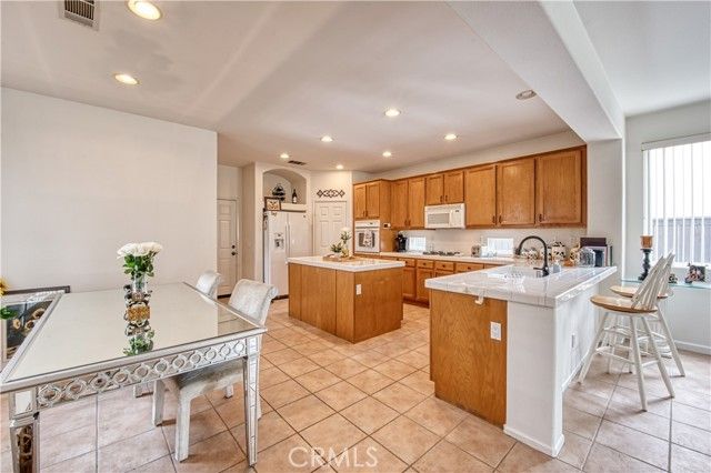 7085 Dove Valley, Eastvale, CA 92880