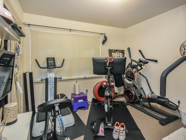 3 Ale Court, Centerport, NY 11721