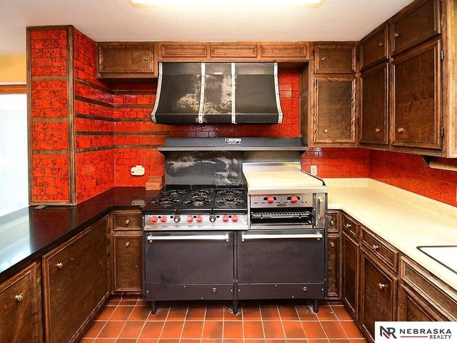 6006 S 25th Street, Lincoln, NE 68512